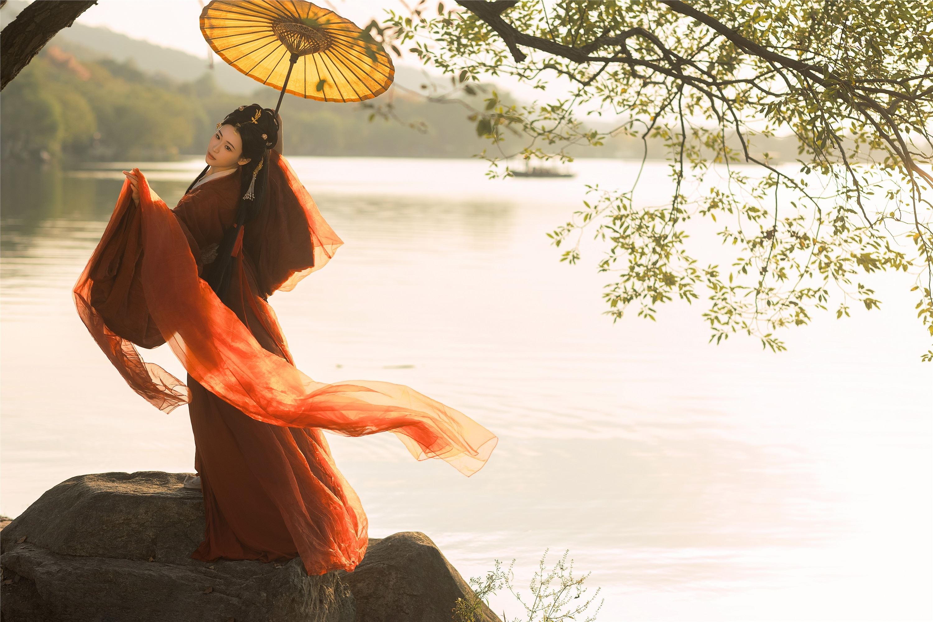 YITUYU艺图语 2025.01.27 落日熔金 江月月月